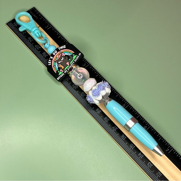 Cute Cat Anxiety Mental Health Floral Beaded Pen Keychain Handmade - Picture 4 of 4